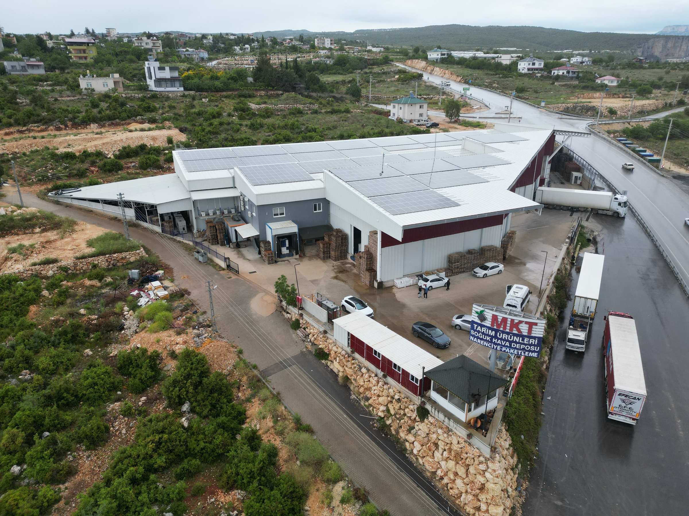 MKT Tarım paketleme ve soğuk hava deposu tesisinin havadan görünümü